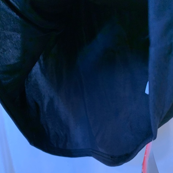 BNWT Under Armour black Heatgear™️/odor control sweat wicking training tank. - Picture 5 of 12